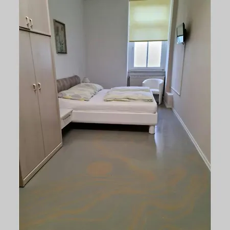 Ferienwohnung Mit Guter Anbindung Zur & Apartment