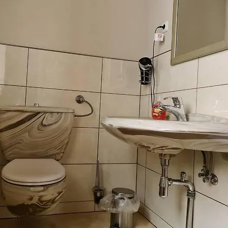 Ferienwohnung Mit Guter Anbindung Zur & *