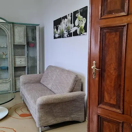 Ferienwohnung Mit Guter Anbindung Zur & *